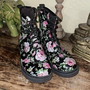 MOSSIMO SUPPLY CO Floral Combat Boots